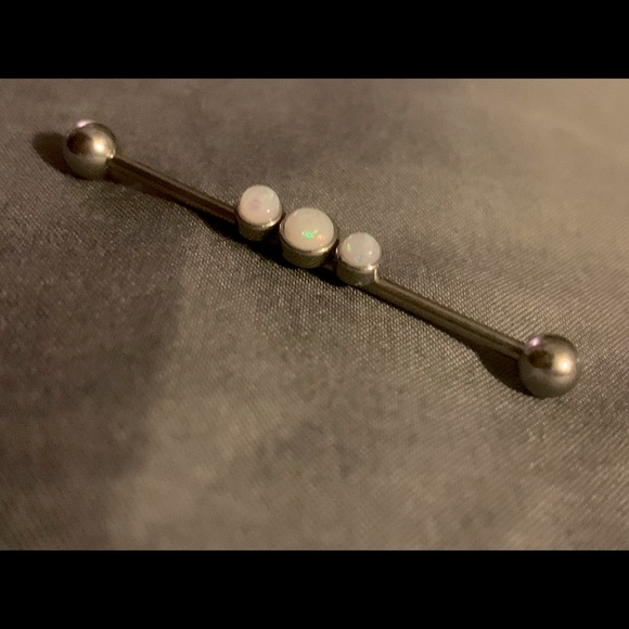 Iridescent Industrial earring for cartilage - Picture 3 of 4